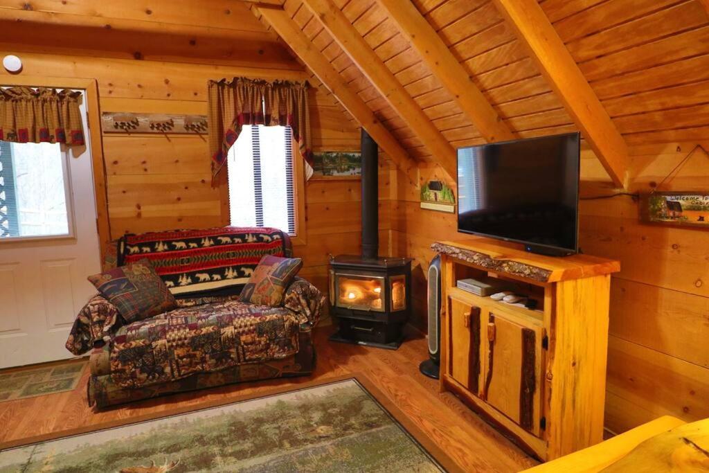 Cute Updated Mountain Cabin Fireplace #3 Хелен Экстерьер фото