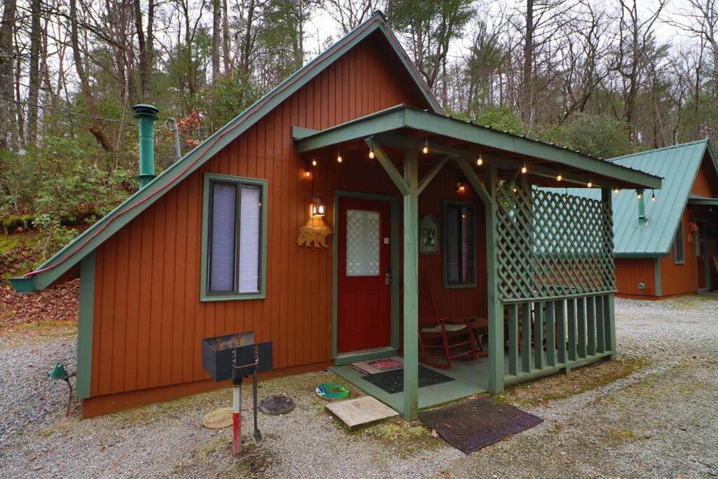 Cute Updated Mountain Cabin Fireplace #3 Хелен Экстерьер фото